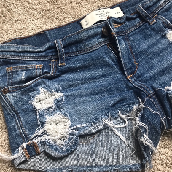 Abercrombie & Fitch Jean shorts Size 2 - Picture 2 of 5